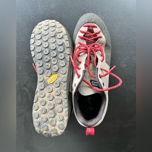 RARE PATAGONIA APPROACH SHOE SZ9
